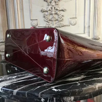 Сумка с клатчем Louis Vuitton Long Beach MM M90475 Monogram Vernis "Purple" фото № 5 Сумка с клатчем Louis Vuitton Long Beach MM M90475 Monogram Vernis "Purple" фото № 5