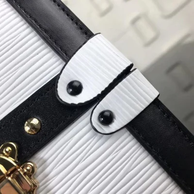 Сумка Louis Vuitton Epi Leather Trunk Clutch M52151 "White" фото № 8 Сумка Louis Vuitton Epi Leather Trunk Clutch M52151 "White" фото № 8