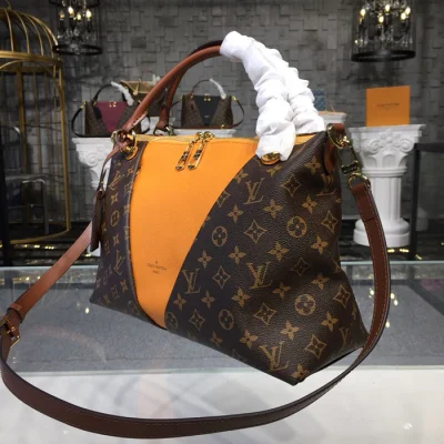 Сумка Louis Vuitton V Tote MM M43951 Monogram Canvas Safran "Brown" фото № 3