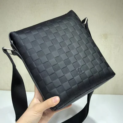Сумка Louis Vuitton Messenger BB N42418 Damier Infini Leather "Black" фото № 5 Сумка Louis Vuitton Messenger BB N42418 Damier Infini Leather "Black" фото № 5