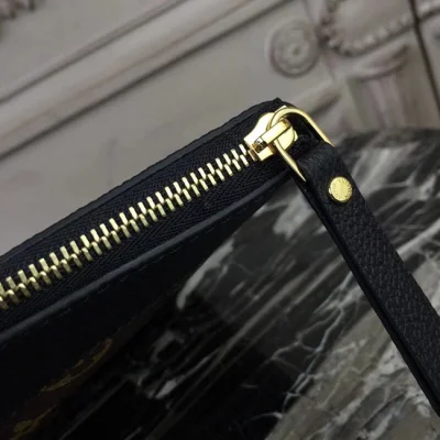 Клатч Louis Vuitton M62048 Daily Pouch Monogram Canvas Black "Brown" фото № 7 Клатч Louis Vuitton M62048 Daily Pouch Monogram Canvas Black "Brown" фото № 7