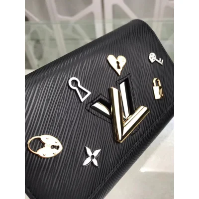 Сумка Louis Vuitton Twist Chain Wallet M63987 Epi Leather "Black" фото № 5