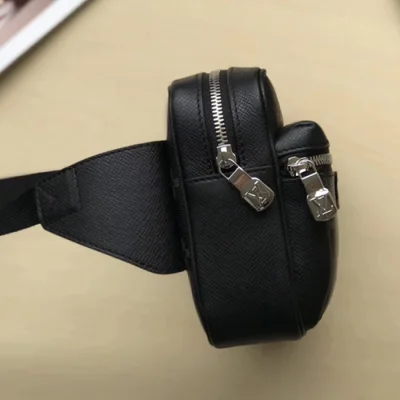 Сумка Louis Vuitton Outdoor Bumbag M30245 Taiga Leather "Black" фото № 4