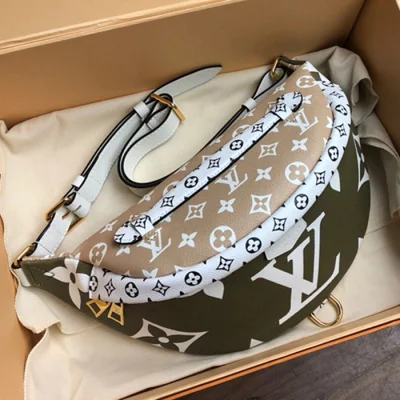 Сумка Louis Vuitton Bumbag M44611 Monogram Coated Canvas Khaki "Green" фото № 2