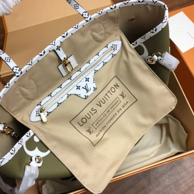 Сумка Louis Vuitton Neverfull MM M44568 Monogram Coated Canvas Khaki "Green" фото № 9