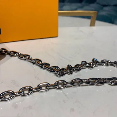 Сумка Louis Vuitton Twist Chain Wallet M67798 Epi Leather "Black" фото № 7