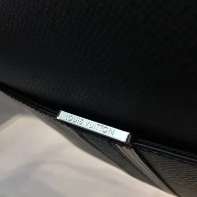 Сумка Louis Vuitton Men's Anton Messenger in Taiga Leather 2017 "Black" фото № 6