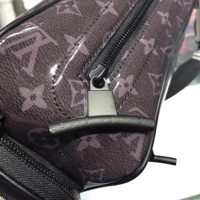 Сумка Louis Vuitton Monogram Eclipse Glaze Canvas Camera Bag 2018 "Purple" фото № 6