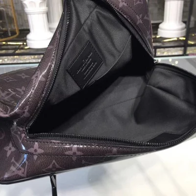 Сумка Louis Vuitton Monogram Eclipse Glaze Canvas Camera Bag 2018 "Purple" фото № 8