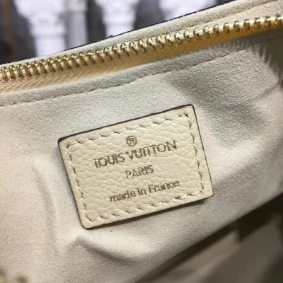 Сумка Louis Vuitton Monogram Empreinte Surene BB Bag Creme M43877 2018 "Beige" фото № 10 Сумка Louis Vuitton Monogram Empreinte Surene BB Bag Creme M43877 2018 "Beige" фото № 10