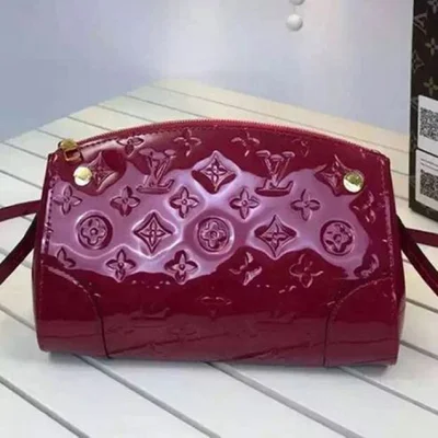 Сумка Louis Vuitton M50587 Santa Monica Clutch Crossbody Bag Monogram Vernis "Pink" фото № 4 Сумка Louis Vuitton M50587 Santa Monica Clutch Crossbody Bag Monogram Vernis "Pink" фото № 4