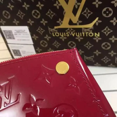 Сумка Louis Vuitton M50587 Santa Monica Clutch Crossbody Bag Monogram Vernis "Pink" фото № 8 Сумка Louis Vuitton M50587 Santa Monica Clutch Crossbody Bag Monogram Vernis "Pink" фото № 8