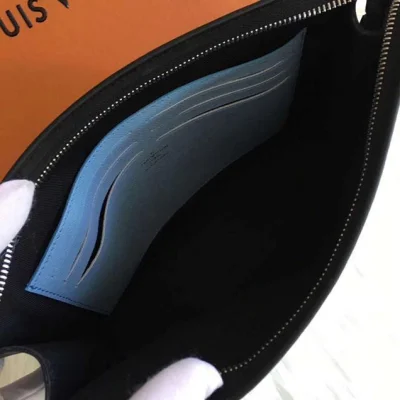 Клатч Louis Vuitton Pochette Voyage MM N64444 Damier Graphite Canvas "Graphite" фото № 9 Клатч Louis Vuitton Pochette Voyage MM N64444 Damier Graphite Canvas "Graphite" фото № 9