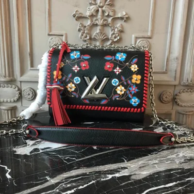 Сумка Louis Vuitton Twist MM M53531 Epi Leather "Black" фото № 2