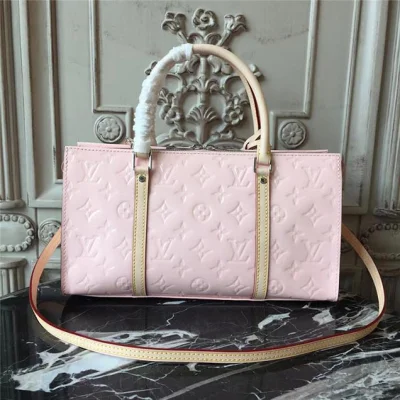 Сумка Louis Vuitton Monogram Vernis Neo Triangle M94398 "Pink" фото № 4
