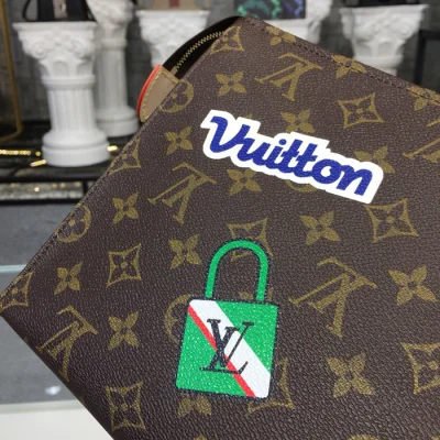 Косметичка Louis Vuitton Toiletry Pouch 26 M43997 Monogram Canvas "Brown" фото № 6 Косметичка Louis Vuitton Toiletry Pouch 26 M43997 Monogram Canvas "Brown" фото № 6