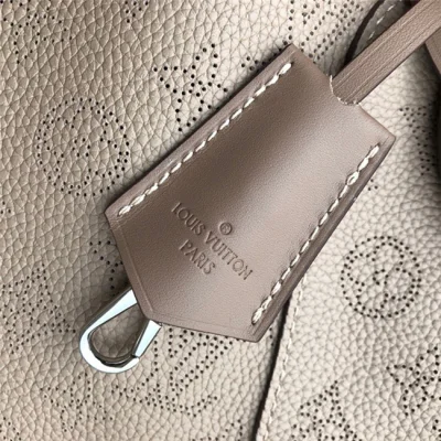 Сумка Louis Vuitton M53140 Hina MM Mahina Leather "Beige" фото № 5