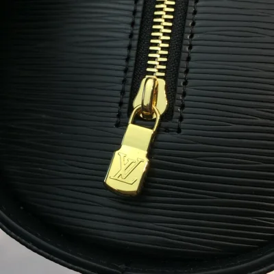 Сумка Louis Vuitton Soufflot Bag M52222 Epi Leather "Black" фото № 7 Сумка Louis Vuitton Soufflot Bag M52222 Epi Leather "Black" фото № 7