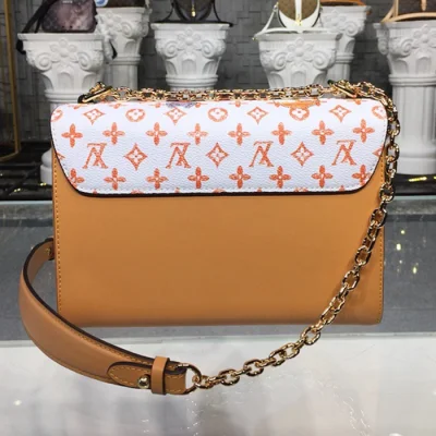 Сумка Louis Vuitton Twist MM M44460 Monogram Canvas "White" фото № 4 Сумка Louis Vuitton Twist MM M44460 Monogram Canvas "White" фото № 4