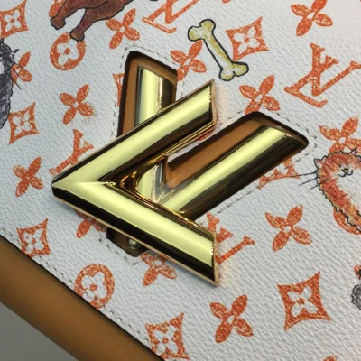 Сумка Louis Vuitton Twist MM M44460 Monogram Canvas "White" фото № 7 Сумка Louis Vuitton Twist MM M44460 Monogram Canvas "White" фото № 7