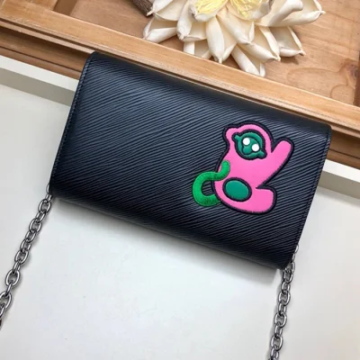 Сумка Louis Vuitton Twist Chain Wallet M63320 Epi Leather "Black" фото № 4