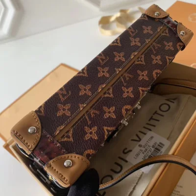 Сумка Louis Vuitton Petite Malle M52737 Monogram Canvas "Brown" фото № 6 Сумка Louis Vuitton Petite Malle M52737 Monogram Canvas "Brown" фото № 6