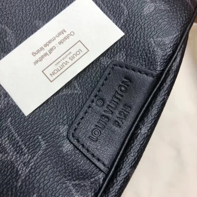 Сумка Louis Vuitton Discovery Bumbag M44336 Monogram Eclipse Canvas "Black" фото № 5