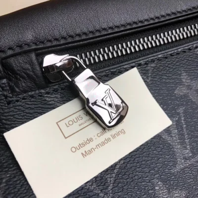 Сумка Louis Vuitton Discovery Bumbag M44336 Monogram Eclipse Canvas "Black" фото № 8