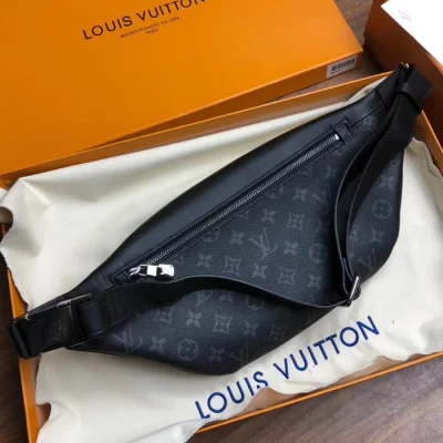 Сумка Louis Vuitton Discovery Bumbag M44336 Monogram Eclipse Canvas "Black" фото № 3