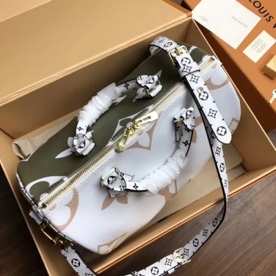 Сумка Louis Vuitton Speedy Bandouliere 30 M44572 Monogram Coated Canvas Khaki Green "White" фото № 3