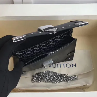 Сумка Louis Vuitton Trunk Chain Wallet M67507 Epi Leather "Black" фото № 8