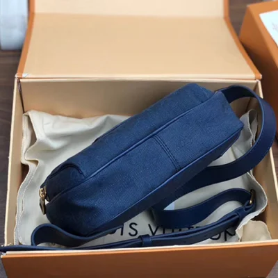 Сумка Louis Vuitton Outdoor Bumbag M44741 Monogram Denim "Navy Blue" фото № 6 Сумка Louis Vuitton Outdoor Bumbag M44741 Monogram Denim "Navy Blue" фото № 6