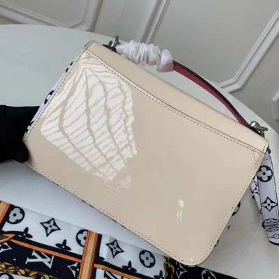 Сумка Louis Vuitton Cherrywood BB M53632 Patent Leather Creme "Beige" фото № 3
