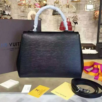 Сумка Louis Vuitton M41302 Cluny MM Tote Bag Epi Leather "Black" фото № 4 Сумка Louis Vuitton M41302 Cluny MM Tote Bag Epi Leather "Black" фото № 4