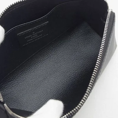 Косметичка Louis Vuitton M41348 Cosmetic Pouch Epi Leather "Red" фото № 10