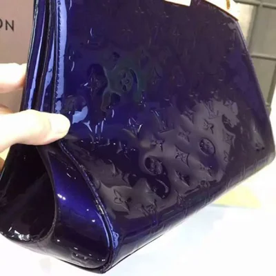 Сумка Louis Vuitton M90054 Brea MM Tote Bag Monogram Vernis "Navy Blue" фото № 6