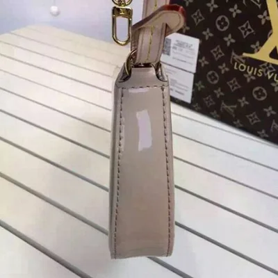 Сумка Louis Vuitton M90196 Pochette Accessoires Monogram Vernis "Beige" фото № 5 Сумка Louis Vuitton M90196 Pochette Accessoires Monogram Vernis "Beige" фото № 5