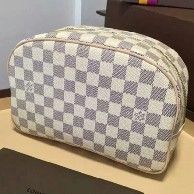 Косметичка Louis Vuitton N41420 Toiletry Bag 25 Damier Azur Canvas "White" фото № 2