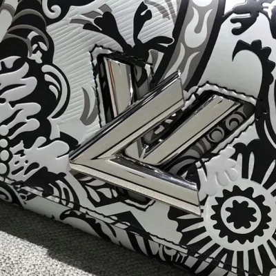 Сумка Louis Vuitton Twist PM M54938 Epi Leather "White" фото № 6