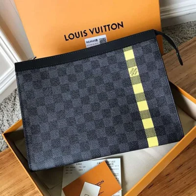 Клатч Louis Vuitton Pochette Voyage MM N60107 Damier Graphite Canvas "Graphite" фото № 2 Клатч Louis Vuitton Pochette Voyage MM N60107 Damier Graphite Canvas "Graphite" фото № 2