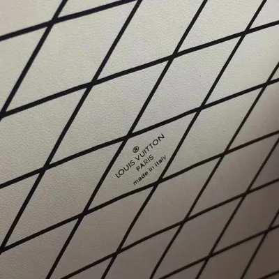 Сумка Louis Vuitton Petite Boite Chapeau M53074 Epi Leather фото № 10 Сумка Louis Vuitton Petite Boite Chapeau M53074 Epi Leather фото № 10