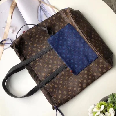 Сумка с клатчем Louis Vuitton Monogram Canvas Cabas Light M43852 "Brown" фото № 4