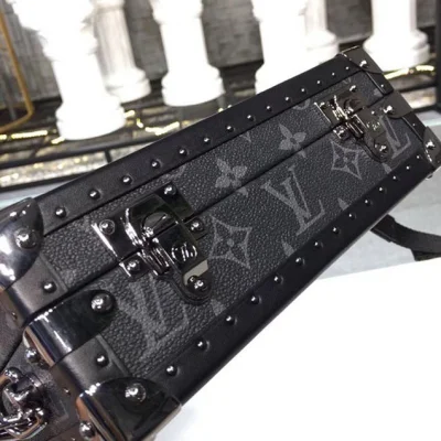 Сумка Louis Vuitton Monogram Eclipse Box Bag M43580 "Black" фото № 5 Сумка Louis Vuitton Monogram Eclipse Box Bag M43580 "Black" фото № 5