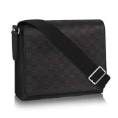 Сумка Louis Vuitton Damier Infini Leather District MM N41038 Onyx "Black"