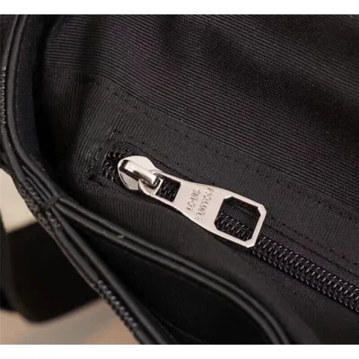 Сумка Louis Vuitton Damier Infini Leather District MM N41038 Onyx "Black" фото № 8