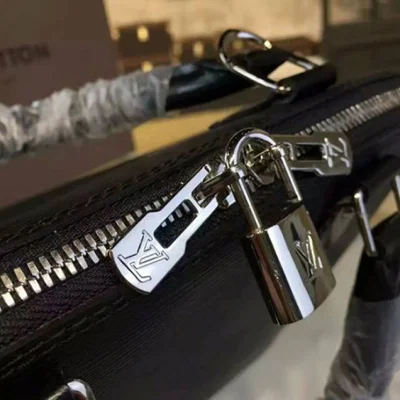 Сумка Louis Vuitton Alma PM M40302 Epi Leather "Black" фото № 9