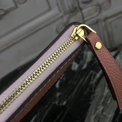 Клатч Louis Vuitton M64590 Daily Pouch Monogram Canvas Peche "Brown" фото № 7