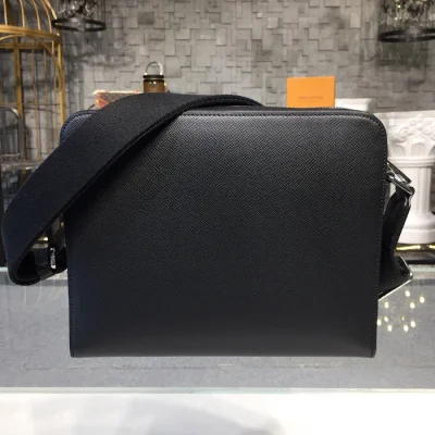 Сумка Louis Vuitton Anton Messenger PM M33427 Taiga Leather "Black" фото № 4