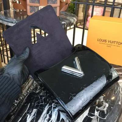 Сумка Louis Vuitton Pochette Twist M90366 Monogram Vernis "Black" фото № 9