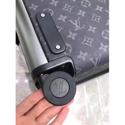 Чемодан Louis Vuitton Horizon 55 Rolling Luggage M23002 Monogram Eclipse Canvas "Black" фото № 9 Чемодан Louis Vuitton Horizon 55 Rolling Luggage M23002 Monogram Eclipse Canvas "Black" фото № 9